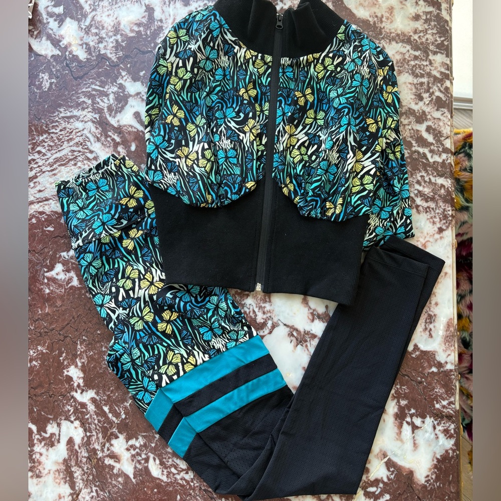 Floral Activewear Set with Black and Blue Accents